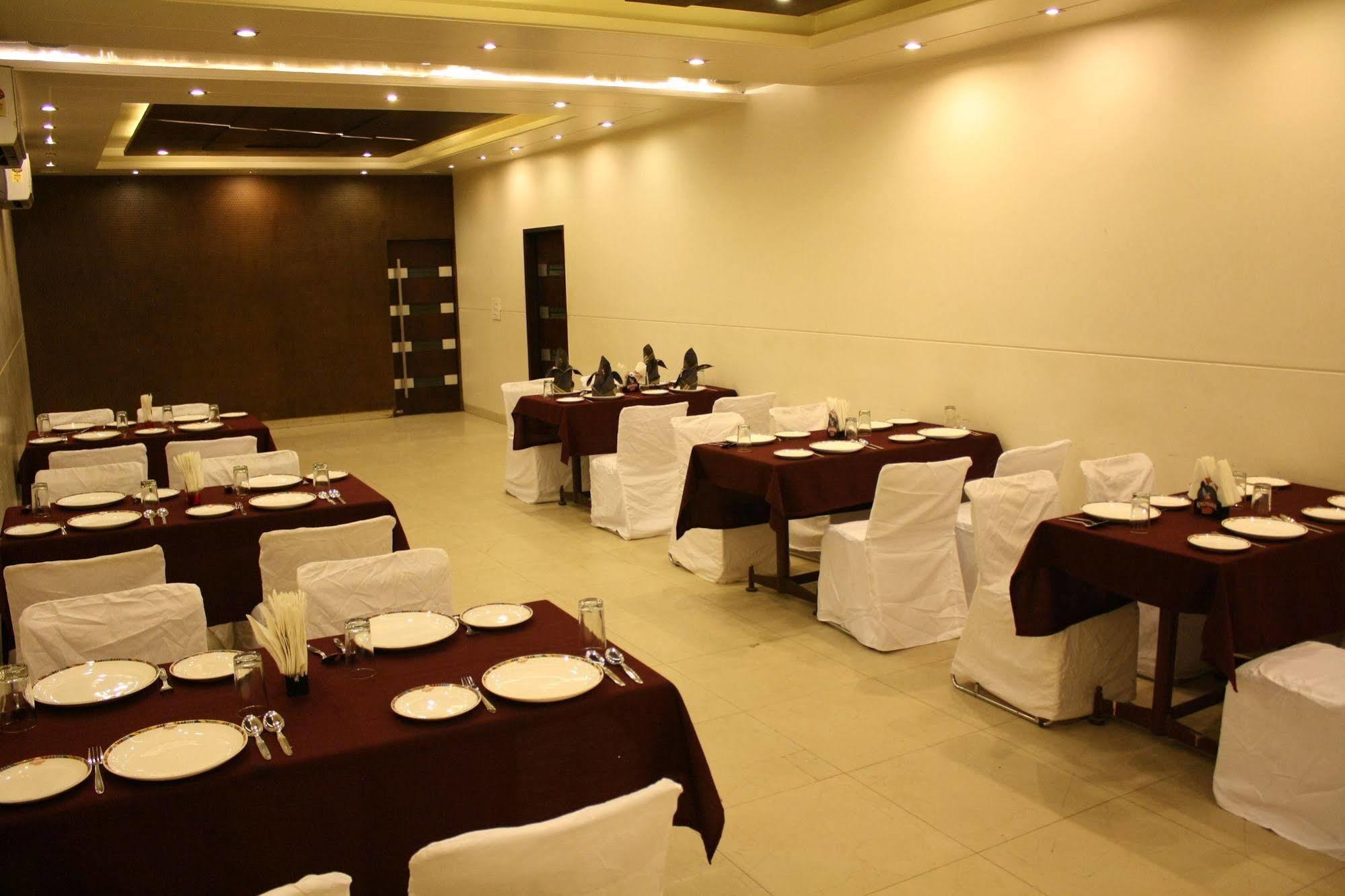 Hotel Shalimar Jaipur Extérieur photo